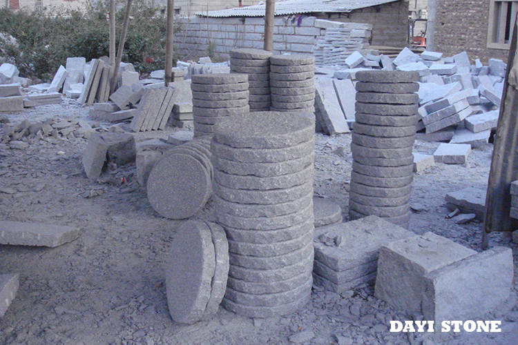 Pavingstone Light Grey Granite 603-10 Top Pineapple others natural split D=30x5cm - Dayi Stone Pavingstone Light Grey Granite 603-10 Top Pineapple others natural split D=30x5cm - Dayi Stone